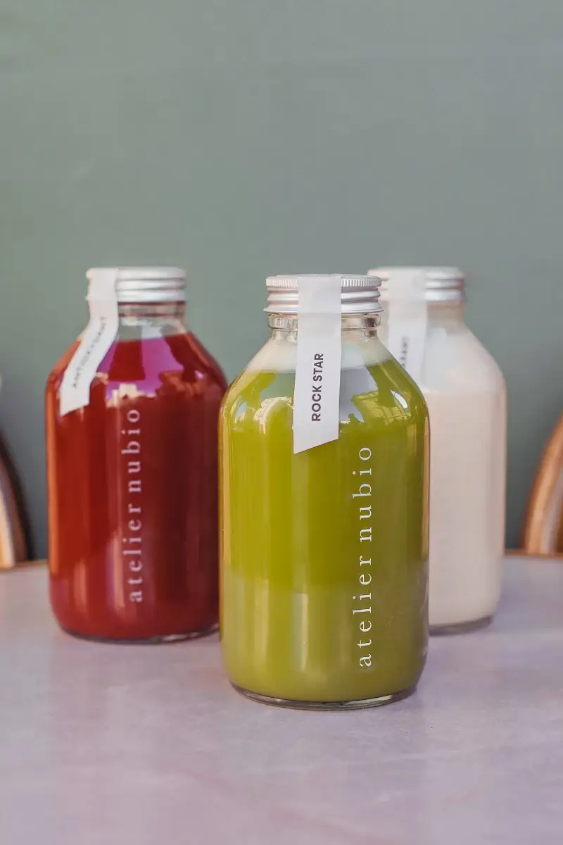 Atelier Nubio propose des jus et smoothie aidant à la reconstruction capillaire
