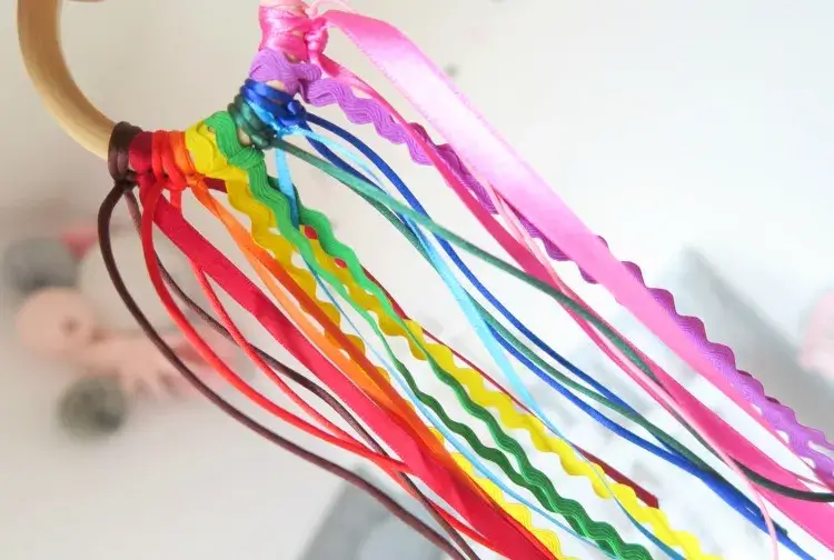 Hochet Montessori multicolore pour bébés